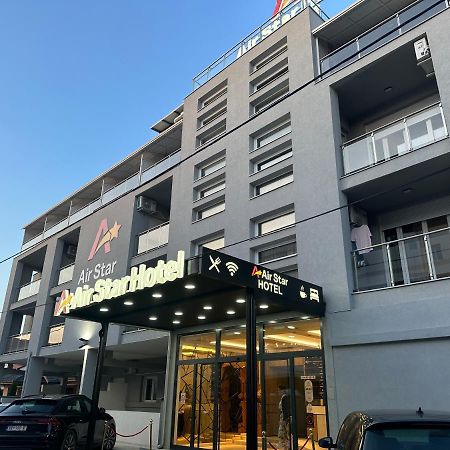 Airstar Hotel Surčin Eksteriør billede