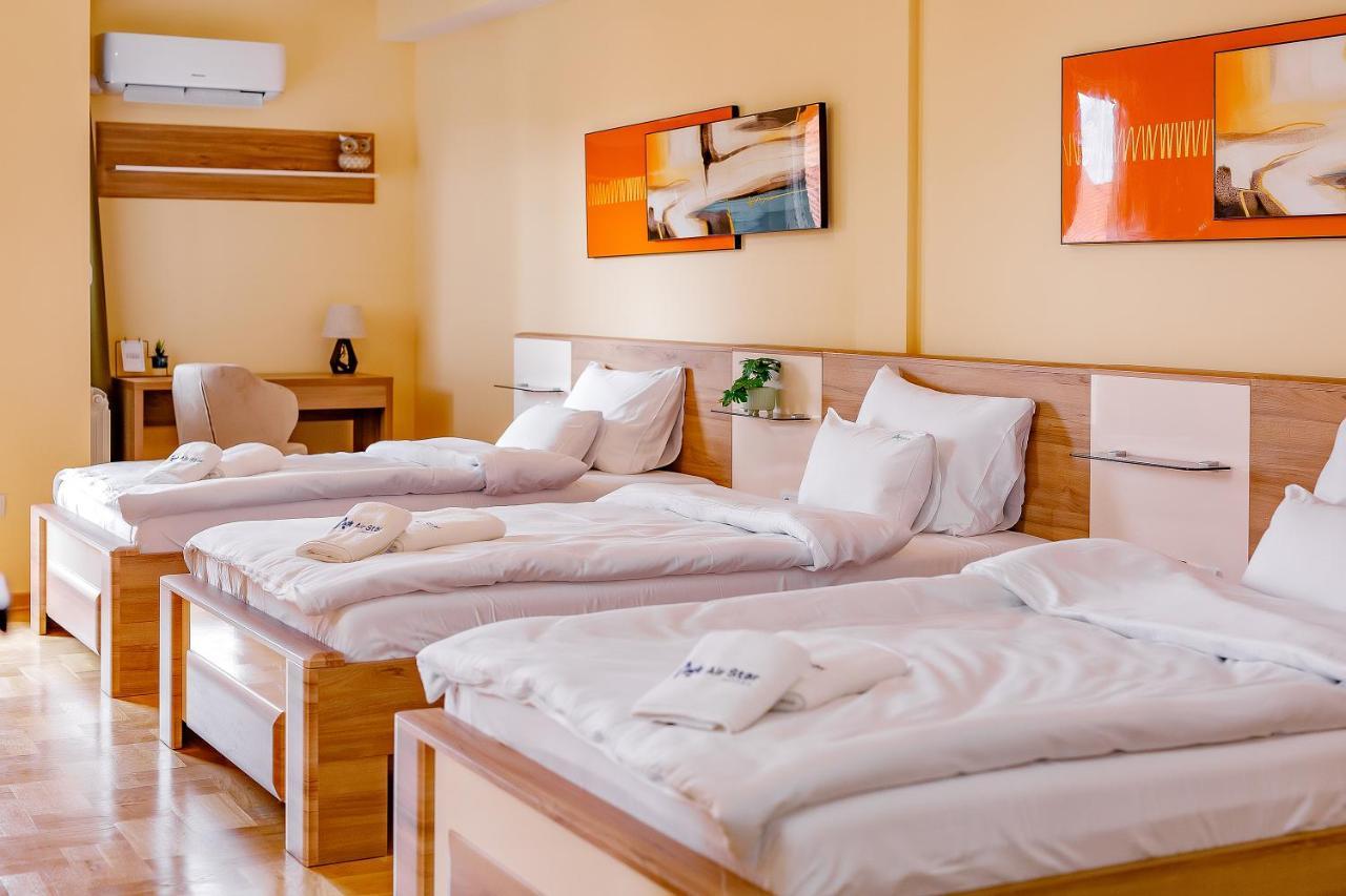 Airstar Hotel Surčin Eksteriør billede