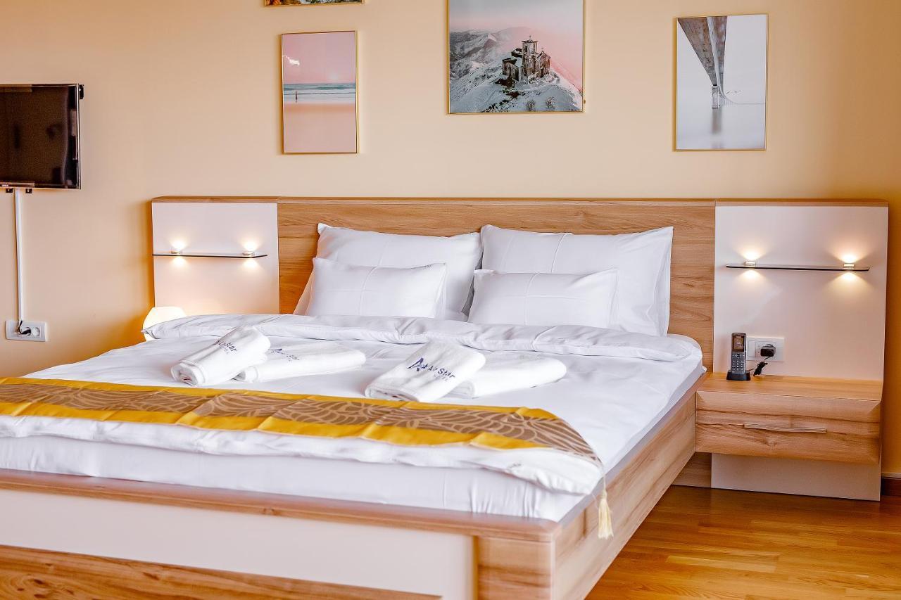 Airstar Hotel Surčin Eksteriør billede