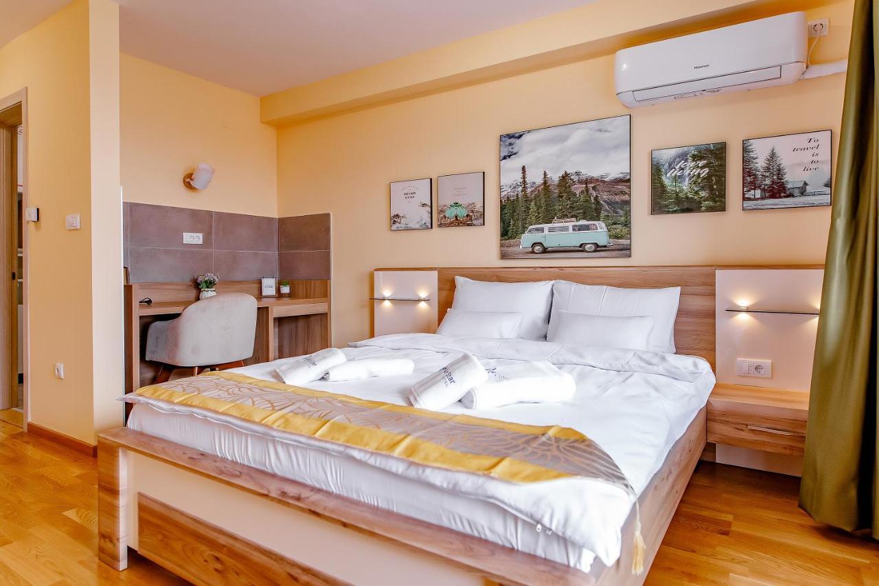 Airstar Hotel Surčin Eksteriør billede